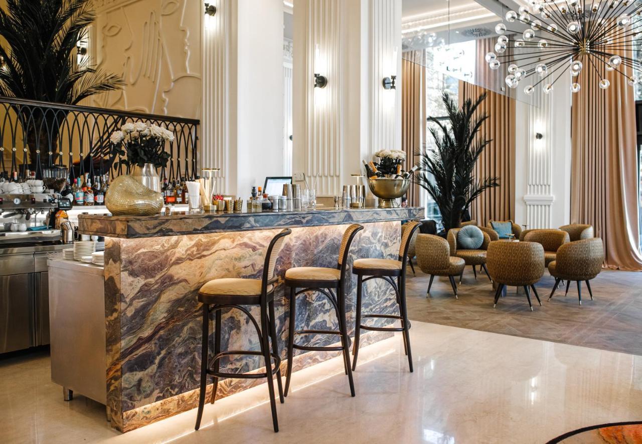 Nadiya Palace Hotel *