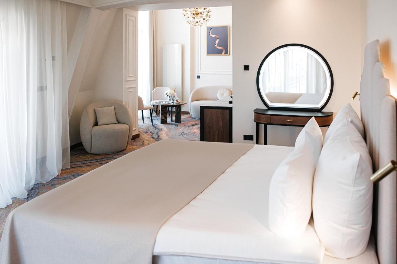 Nadiya Palace Hotel