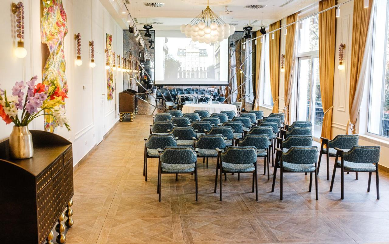Nadiya Palace Готель *