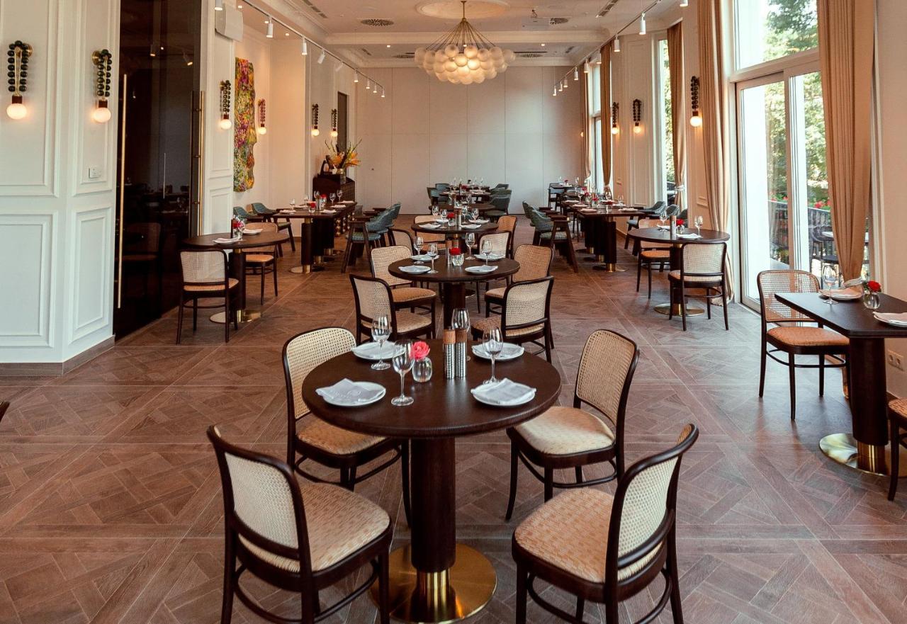 Nadiya Palace Готель Івано-Франківськ